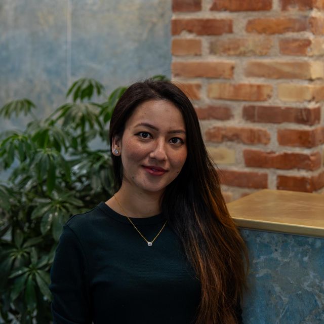 Gauri, pedicure og manicure hos LUJO by Hijack